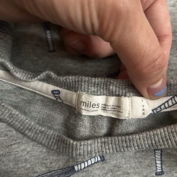 Miles Baseball Print Long Sleeve Crew Neck Gray T Shirt Size 7 Youth - Picture 3 of 4